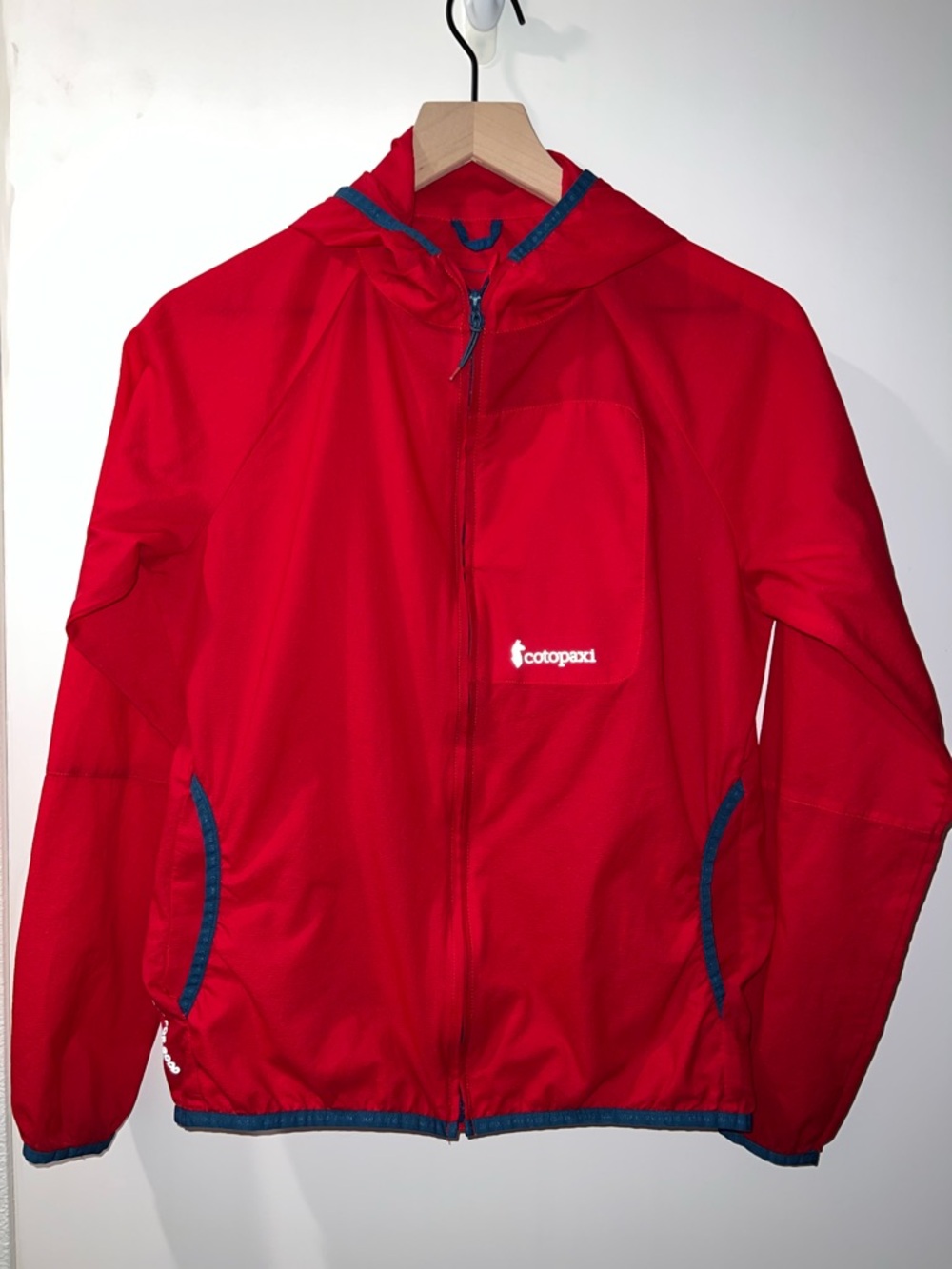 Cotopaxi Paray Windbreaker | Ultra Light Active Shell | Women’s Small | Red
